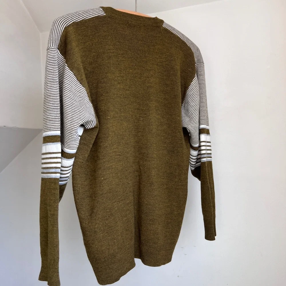 Vintage V-Neck Sweater Size M Green‎ Striped Grandpacore Academia Retro